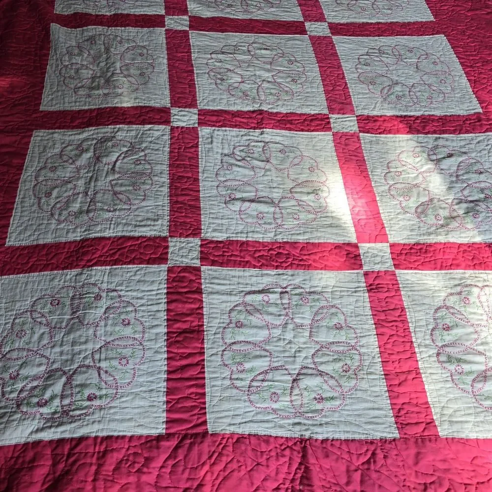 Vintage 1900s Quilt Pink White Hearts Prairie Point Binding Embroidered 90